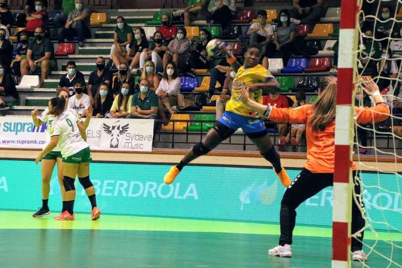 Imagen del encuentro de este viernes/TA.